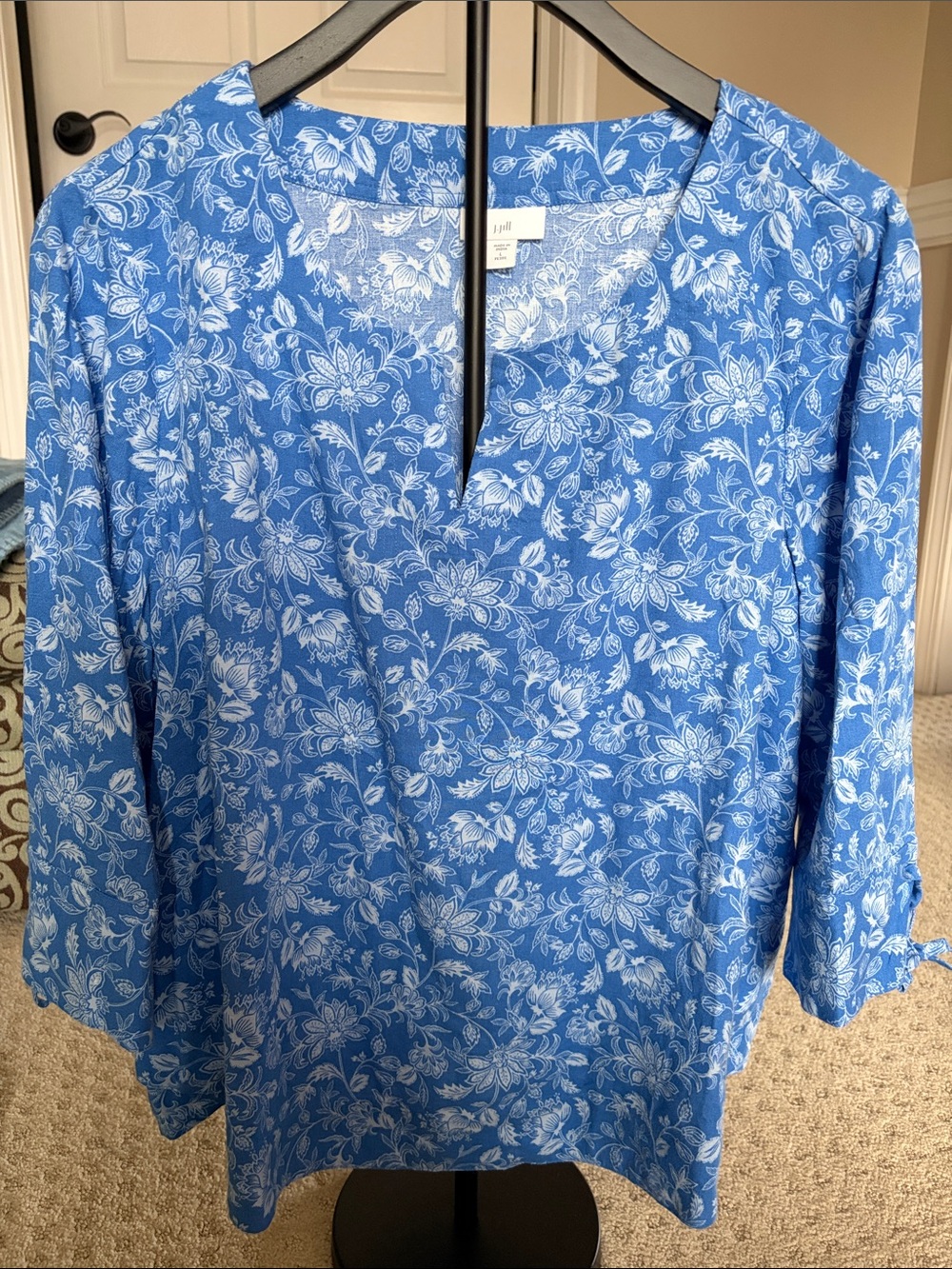 J. Jill Blue Floral Split V-Neck Blouse - Picture 1 of 2